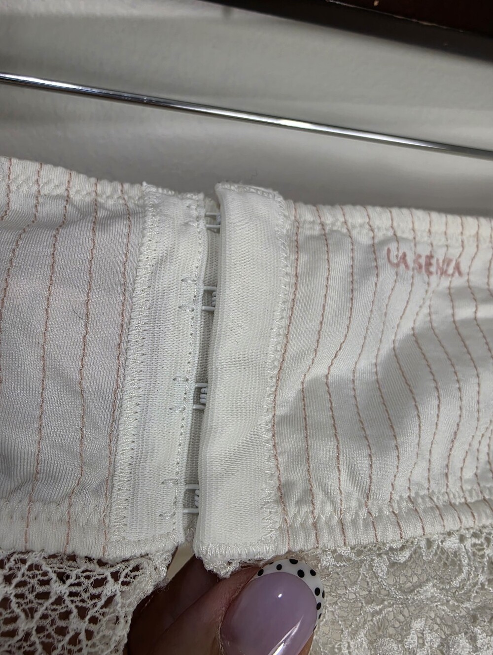 La SENZA Ivory and Blush Lace Garter Belt - Picture 5 of 7